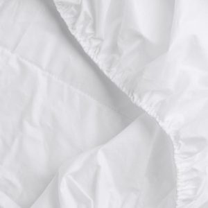 elasticated edge of mattress protector